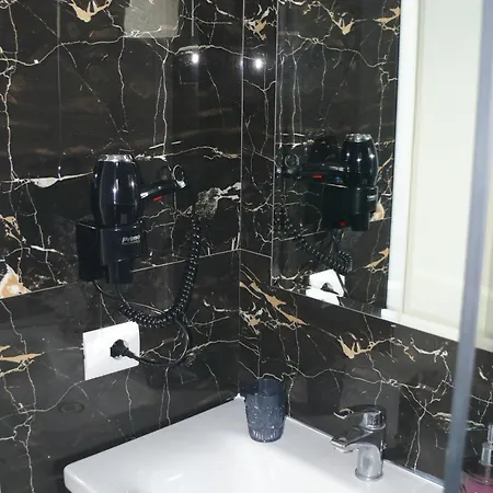 Erviliano Hotel apartamentowy Borsh