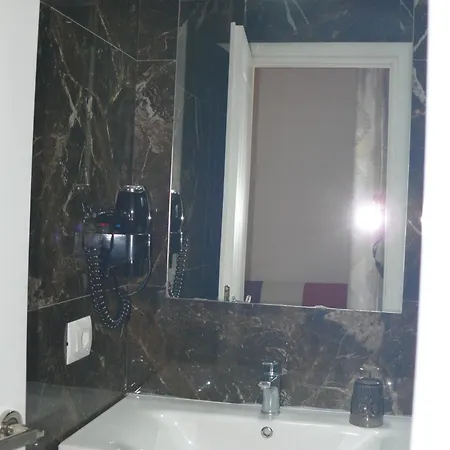 Hotel apartamentowy Erviliano Borsh