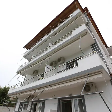 Erviliano Aparthotel *