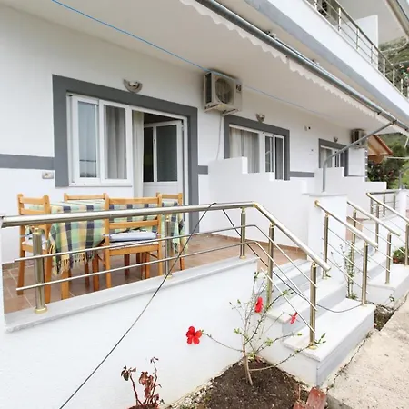 Erviliano Aparthotel Borsh