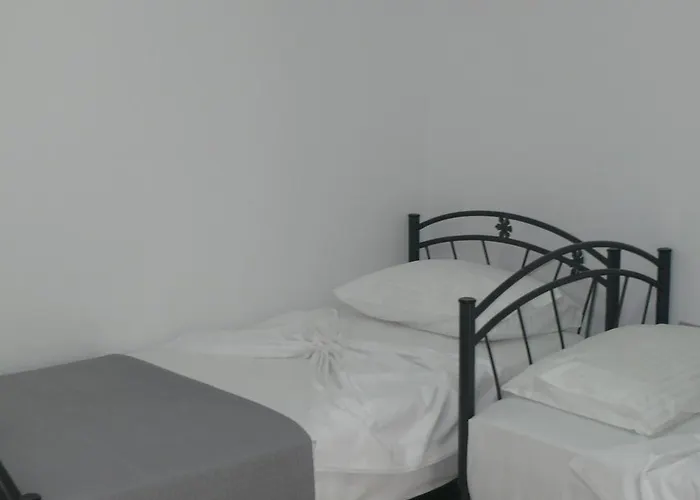 Erviliano Apart-hotel Borsh